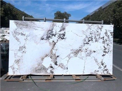 Marmur z białego złota